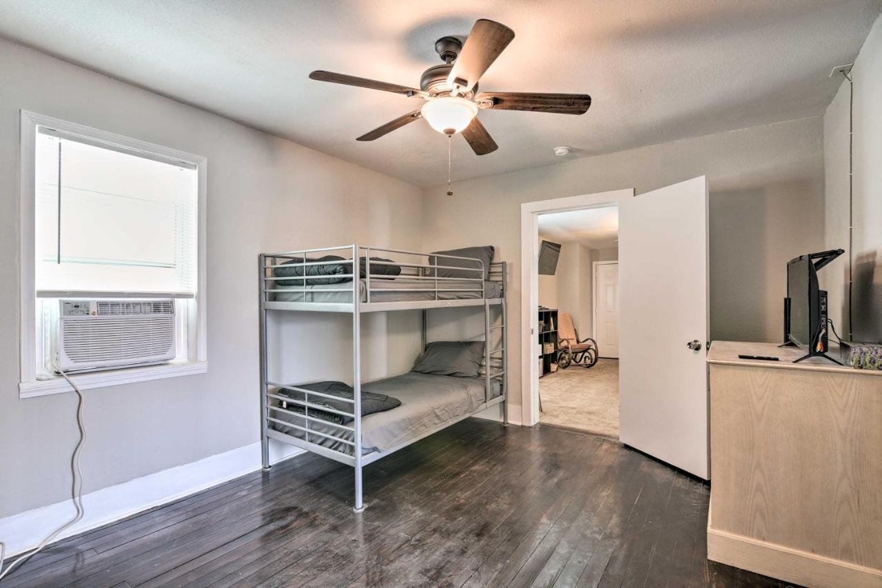 Cozy Galveston Apartment - Walk To Beach And Dining Exterior photo