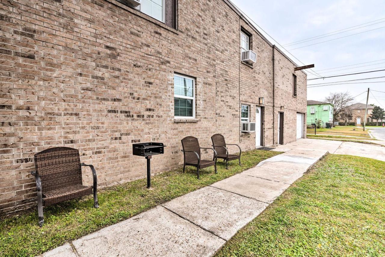 Cozy Galveston Apartment - Walk To Beach And Dining Exterior photo