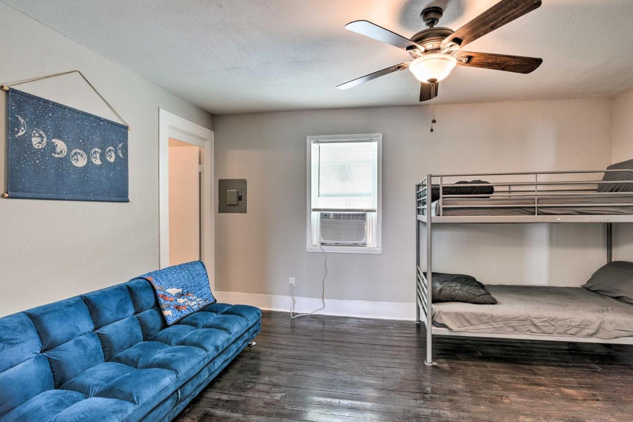 Cozy Galveston Apartment - Walk To Beach And Dining Exterior photo